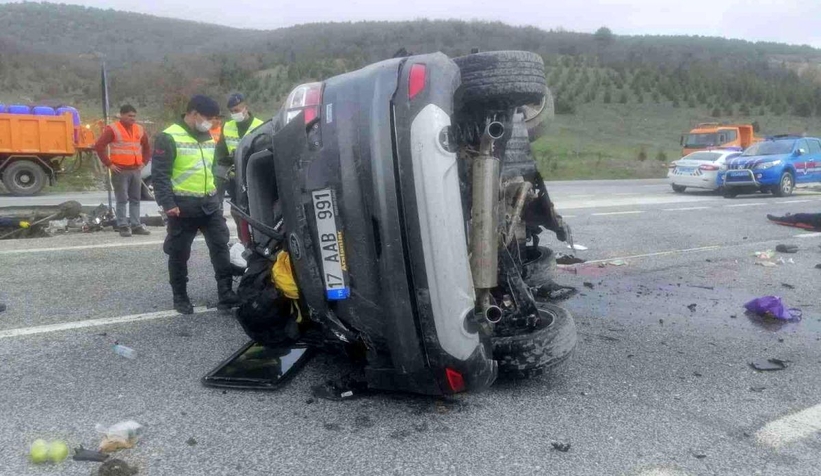 Otomobil devrildi: 5 yaralı