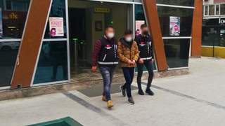 Otomobil faresi Akyazı'da yakalandı