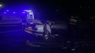 Otomobil ikiye bölündü: 1 ölü, 5 yaralı