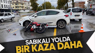 Otomobil ile çarpışan motosikletli yaralandı