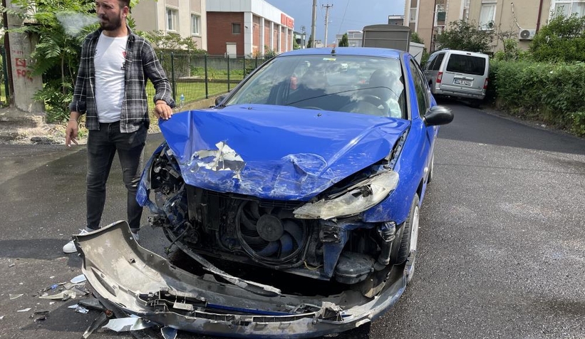 Otomobil ile hafif ticari araç çarpıştı: 2 yaralı