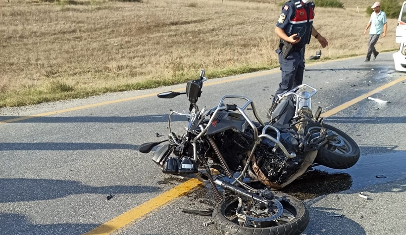 Otomobil ile motosiklet çarpıştı: 1 ölü