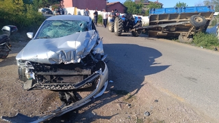 Otomobil ile traktör çarpıştı: 1 yaralı