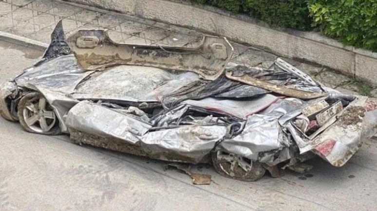 Otomobil kağıda döndü