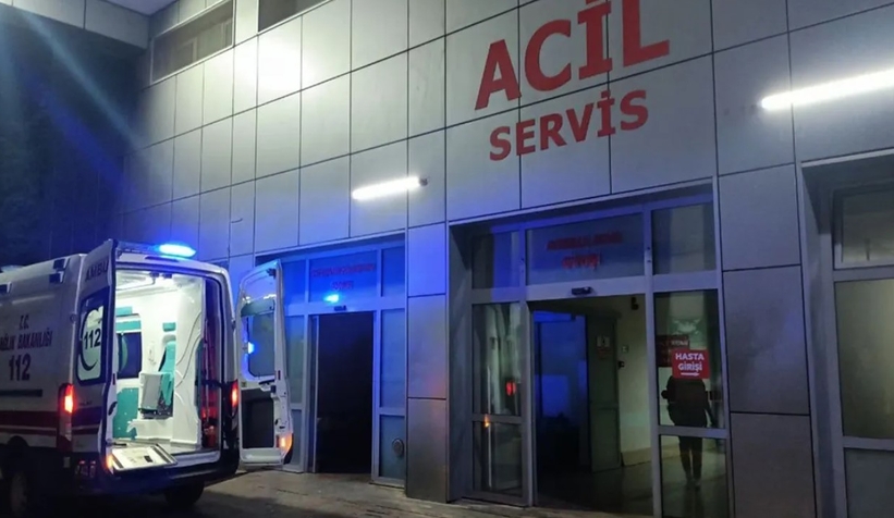 Otomobil kamyona arkadan çarptı:3 ölü 1 yaralı