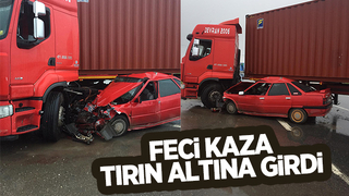 Otomobil tırın altına girdi: 2 yaralı