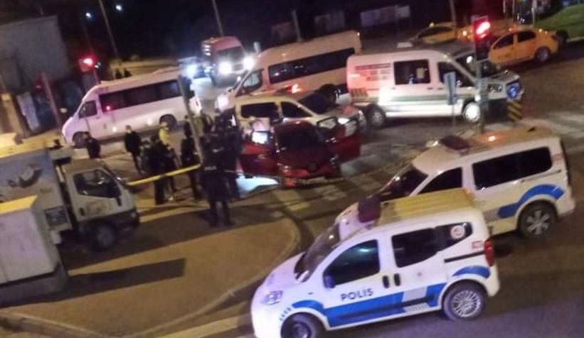Otomobile kurşun yağdırdılar: 2 ölü, 1 yaralı