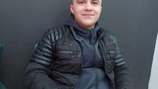 Otomobille çarpışan motosiklet sürücüsü öldü