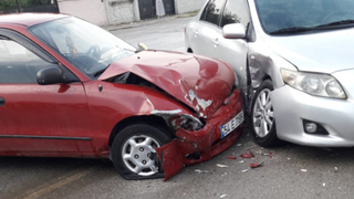 Otomobiller çarpıştı: 1 yaralı