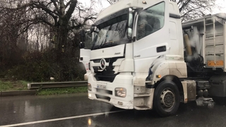 Otoyol çıkışında korkutan kaza