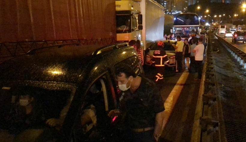 Otoyolda 28 araç birbirine girdi