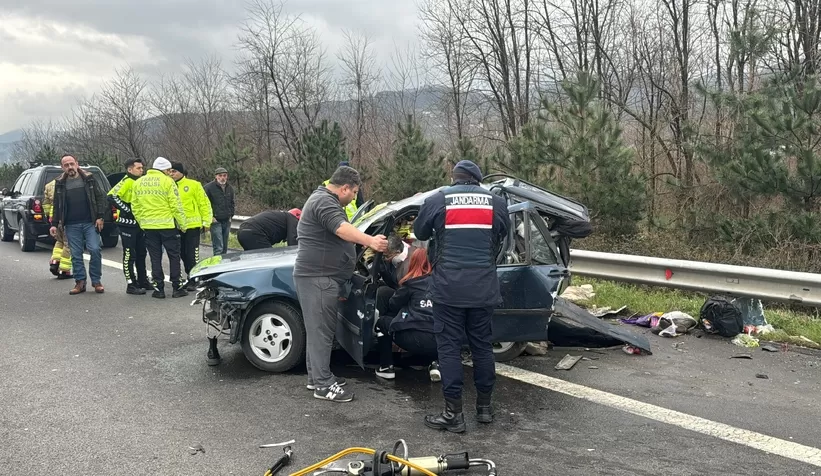 Otoyolda feci kaza: 1 ölü, 2’si ağır 5 yaralı