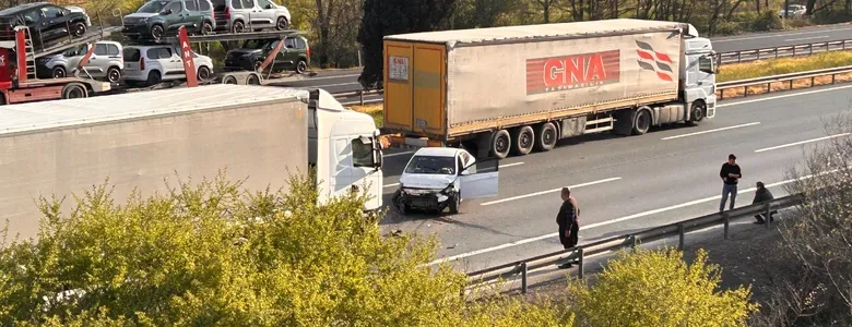 Otoyolun Akyazı kesiminde kaza