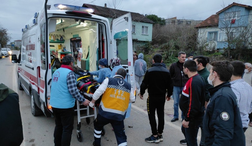 Paket servisi yapan kamyonet çarptı