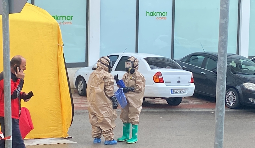 Paketten kimyasal sızdı, tüm ekipler seferber oldu