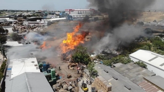 Palet fabrikası yandı