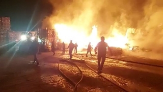 Paletler alev alev yandı