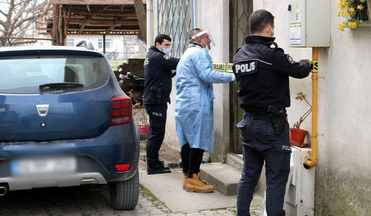 Pamukova'da 3 evde 13 kişi karantinaya alındı