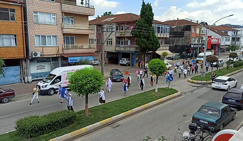 Pandemiye dikkat çekmek için yürüdüler