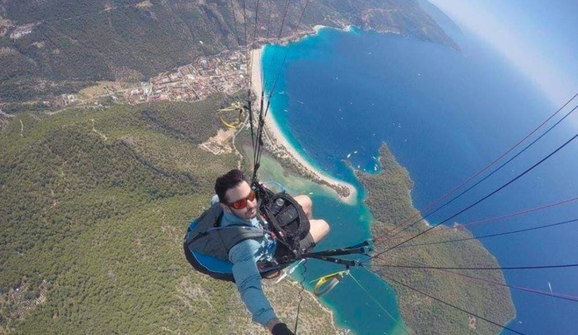 Paraşütçüler havada çarpıştı: Milli paraşütçü öldü