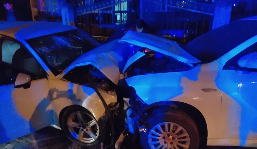 Park halindeki otomobile çarptı: 1 yaralı