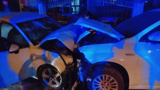 Park halindeki otomobile çarptı: 1 yaralı