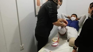 Patlamada bacaklarını kaybetmişti, protezle yürüyecek