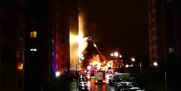 Patlayan şarj aleti evi yaktı