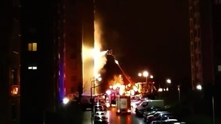 Patlayan şarj aleti evi yaktı