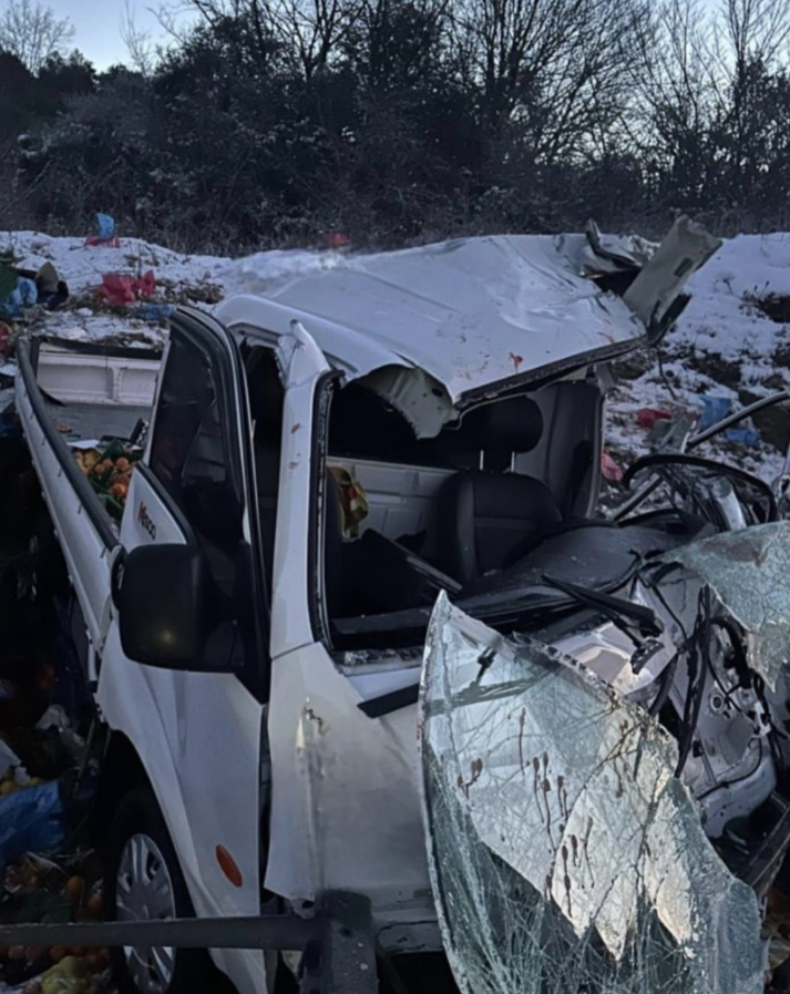 Pazarcı baba ve oğlu kaza yaptı