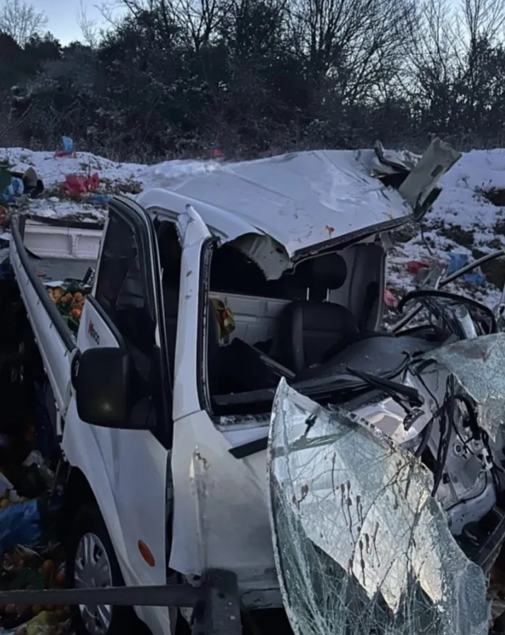 Pazarcı baba ve oğlu kaza yaptı