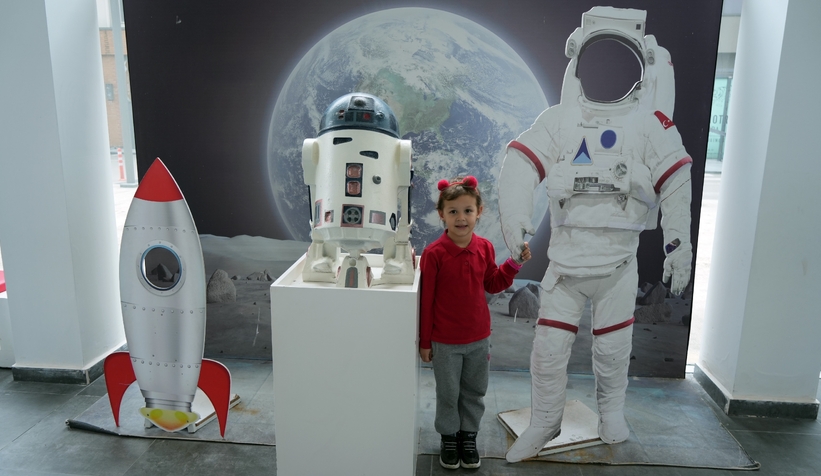 Planetaryum’a miniklerden yoğun ilgi