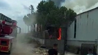 Plastik fabrikasında çıkan yangın söndürüldü