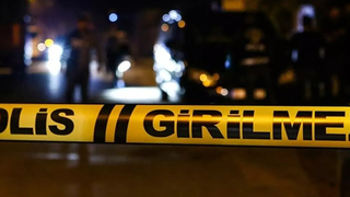 Polis aracından atlayan kadın hayatını kaybetti