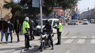 Polis yasağı delenleri enseledi