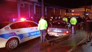 Polisten kaçan şahıs aracının lastiği patlayınca yakalandı