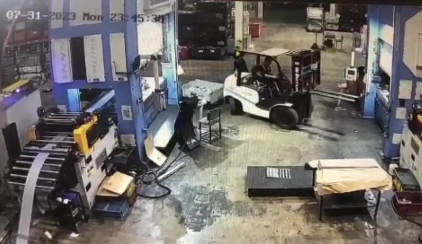 Pres fabrikasında feci ölüm kamerada