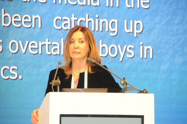 Profesöre parolalı tuzak: Yarım milyon nakit ve ziynet eşyalarını dolandırıcılara kaptırdı