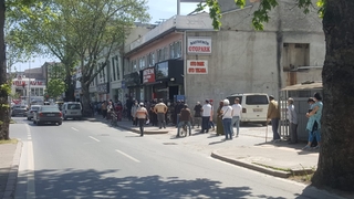 PTT önünde metrelerce kuyruk