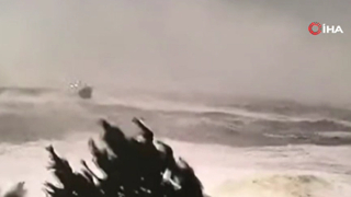 Raylarda yürüyen vatandaşa Yüksek Hızlı Tren çarptı