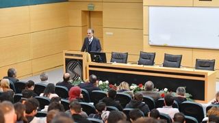 Rektör Al, Topluluk başkanları ve yöneticileri ile toplantı yaptı