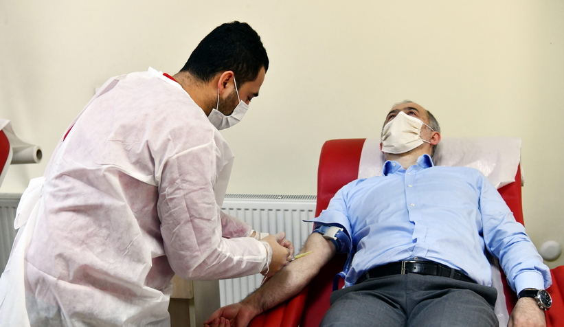 Rektör Savaşan'dan kan bağışı çağrısı