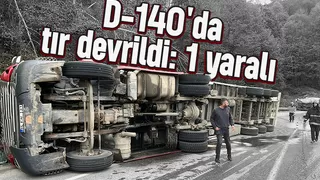 Reşadiye'de tır devrildi