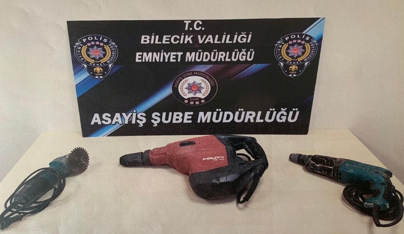 Restorasyondaki Valilik binasından çaldı, Pamukova'da sattı