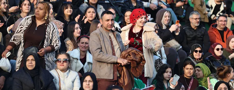 Roman Kültürü Şenliği Sakarya’da rengarenk bir şölene dönüştü