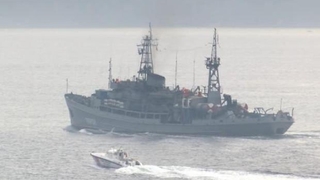 Rus savaş gemisi İstanbul Boğazı'ndan geçti