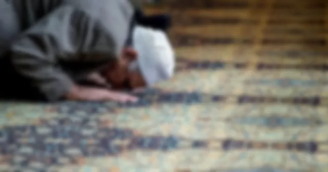 Sabah namazında kalbine yenik düştü
