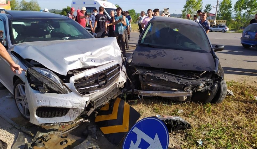 Sabıkalı kavşakta feci kaza: 1 ölü, 5 yaralı