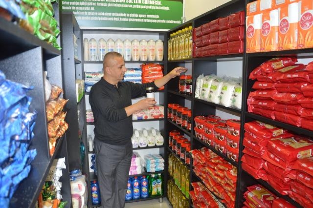 Sadaka Taşı Sosyal Market 8 ayda 800 kişiye yardım ulaştırdı