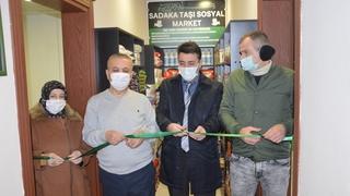 Sadaka Taşı Sosyal Market açıldı